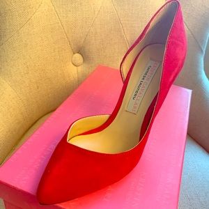 Kristin Cavallari size 6.5 red suede pumps!